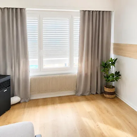 Bright Lake-view Daire